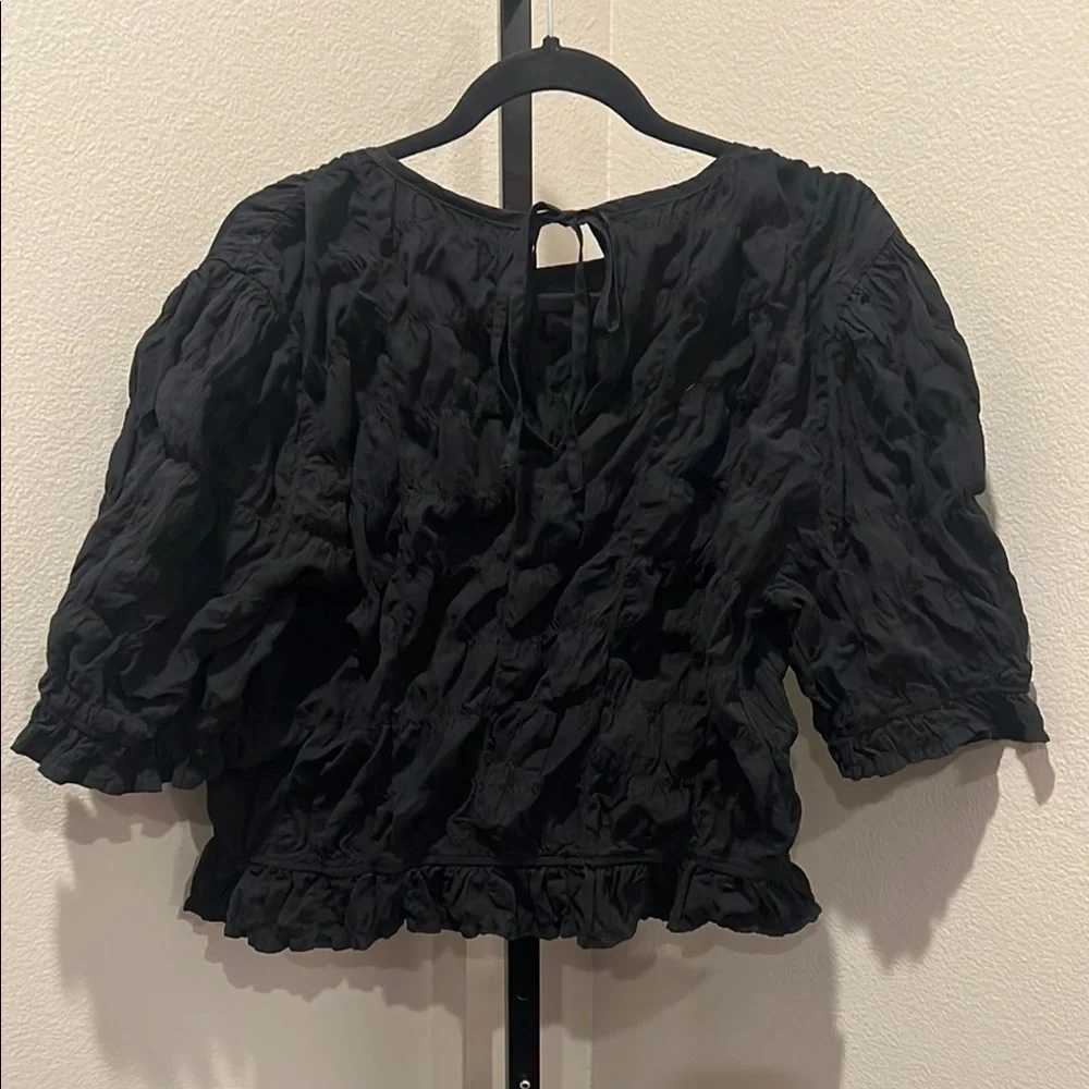 Black Puff Sleeve Cropped Blouse - Picture 3 of 3